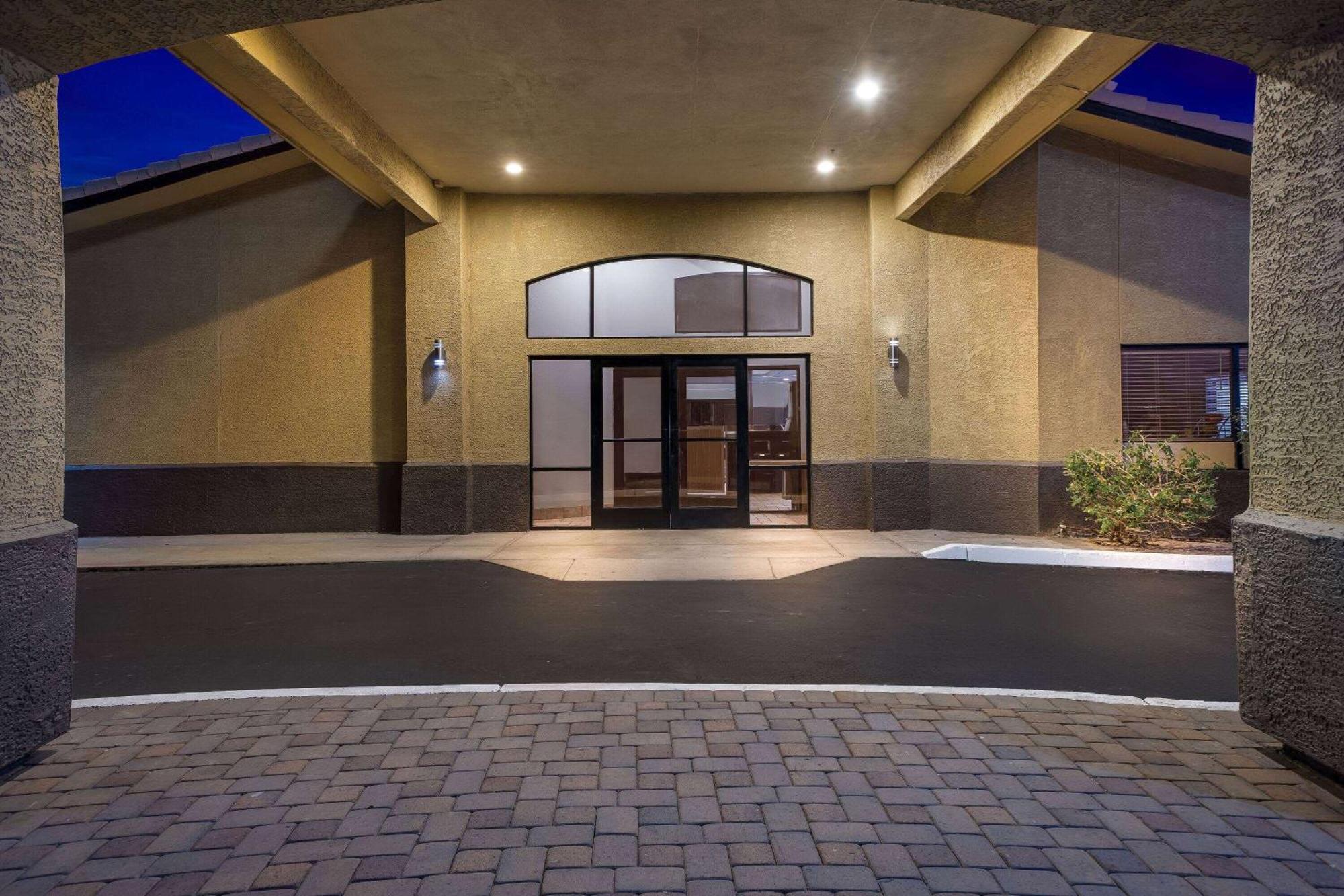 Days Inn By Wyndham Buckeye Exterior photo